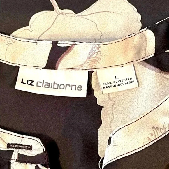 LIZ Claiborne black and white floral print blouse. - Picture 5 of 9